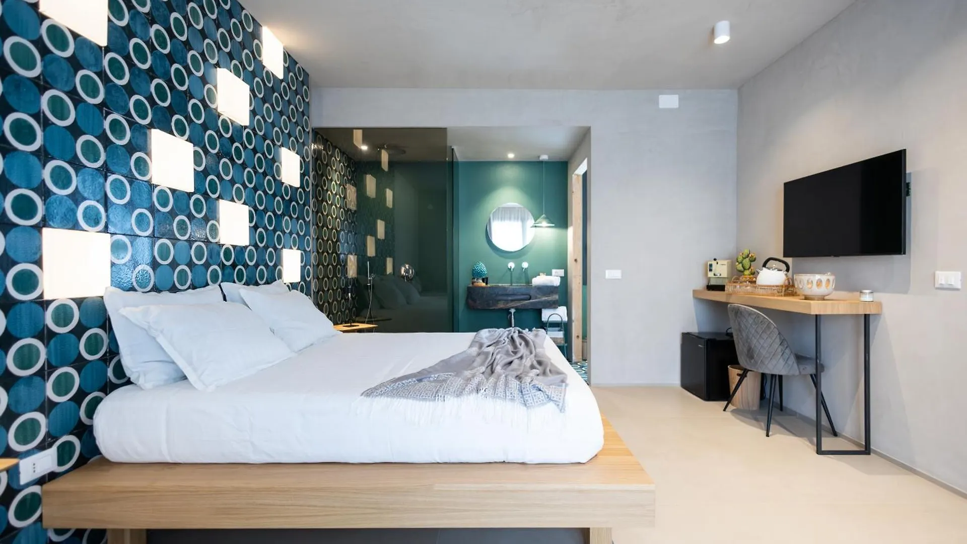 Oikos Rooms مارسالا 0*,