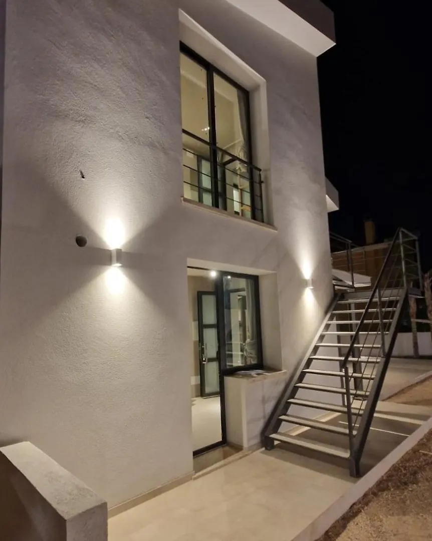 Oikos Rooms مارسالا