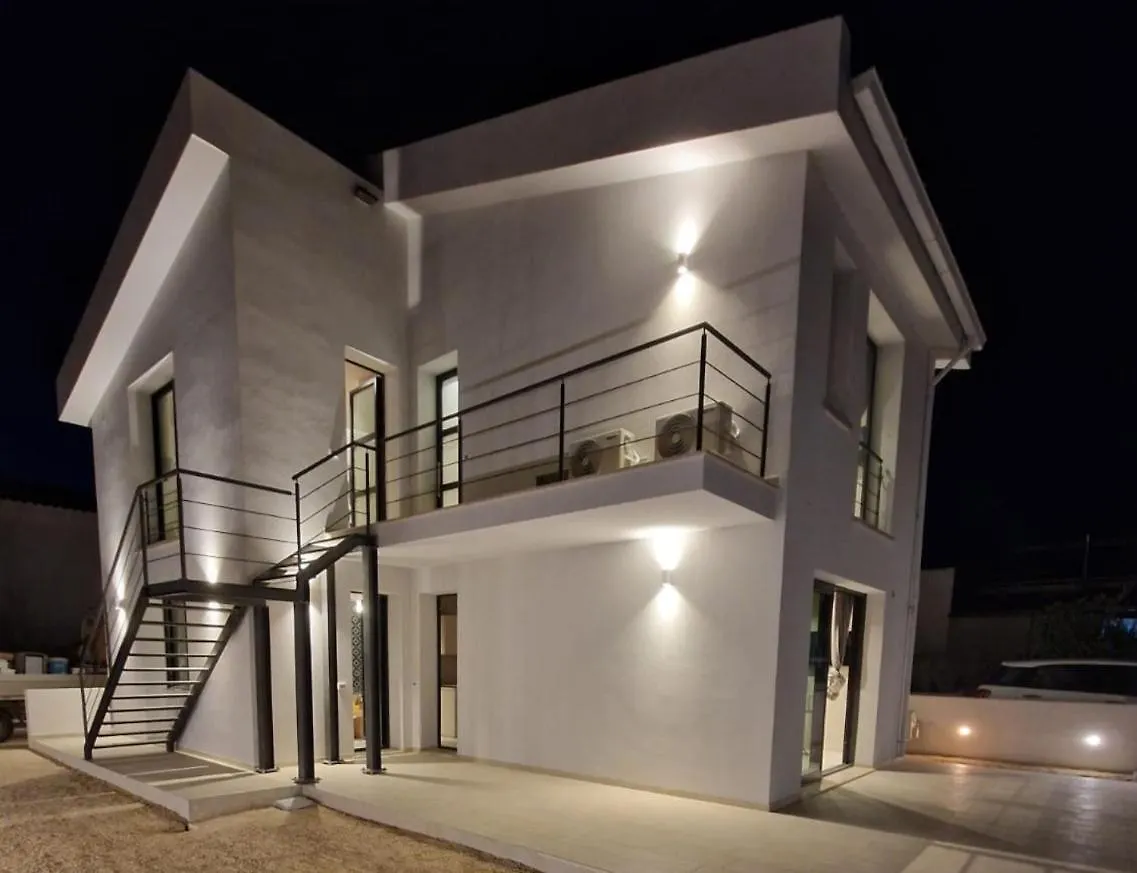 بيت ضيافة Oikos Rooms مارسالا