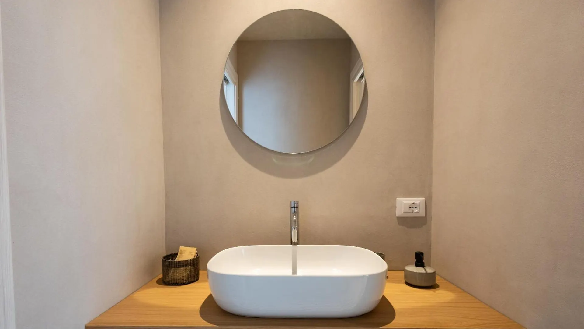 بيت ضيافة Oikos Rooms مارسالا إيطاليا