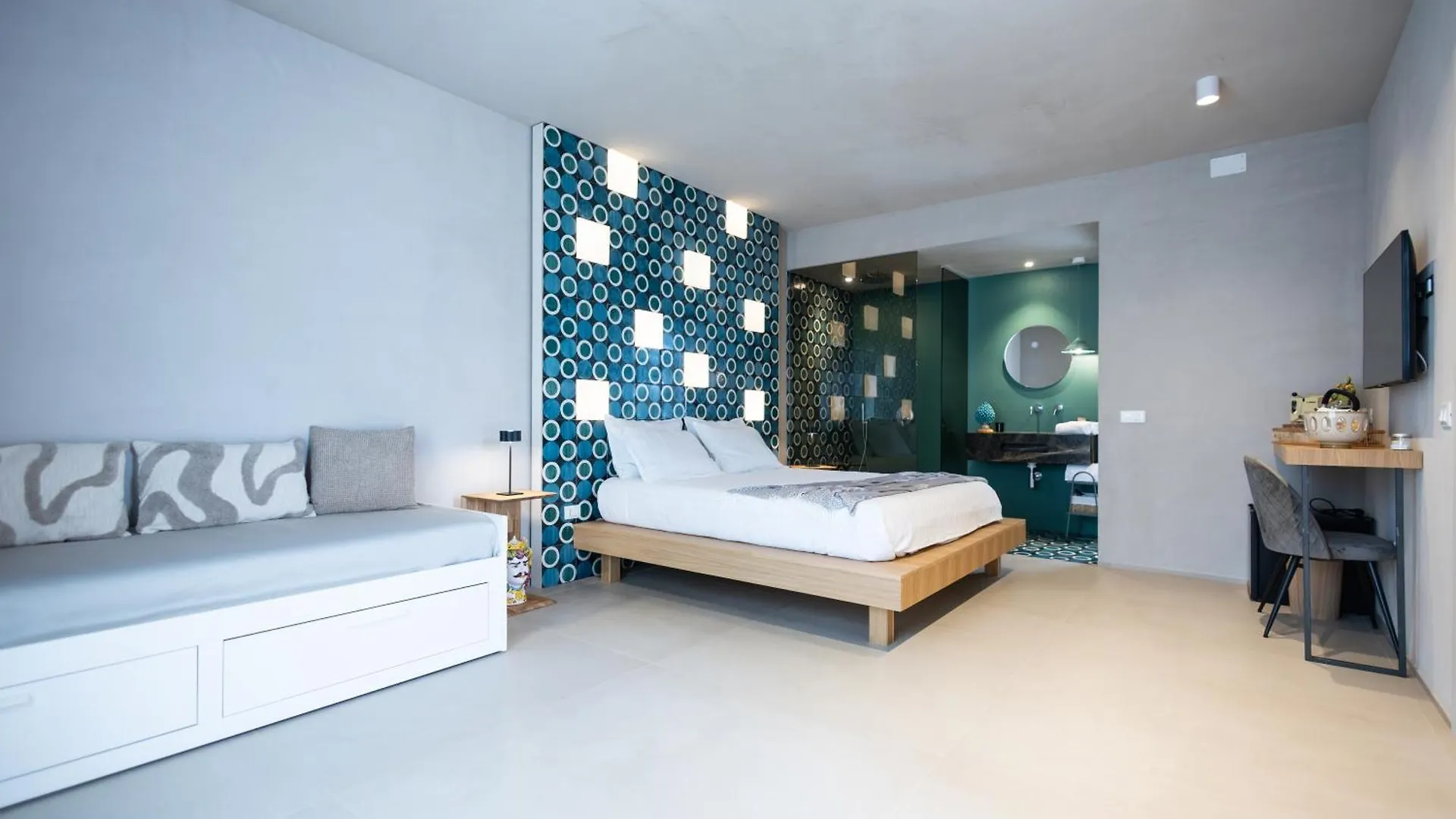 Oikos Rooms مارسالا